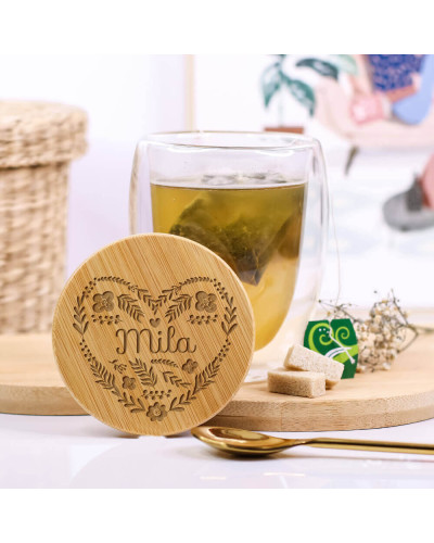 Tasse verre avec couvercle bambou personnalisé - Coeur en fleurs