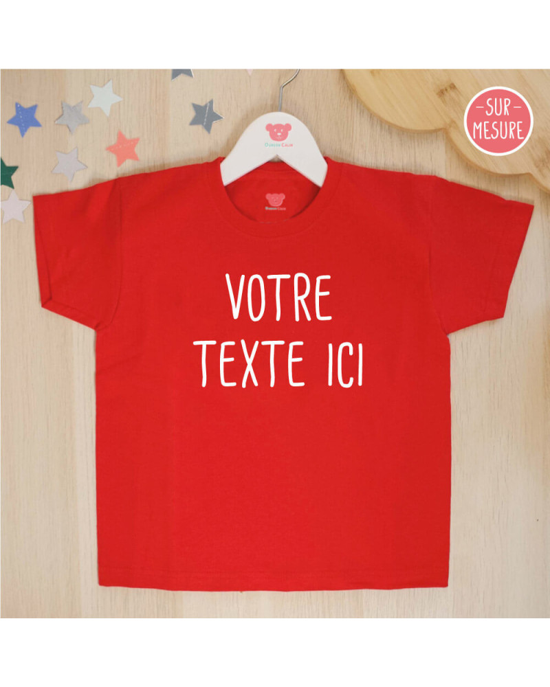 Tee shirt rouge enfant personnalisé avec texte au choix