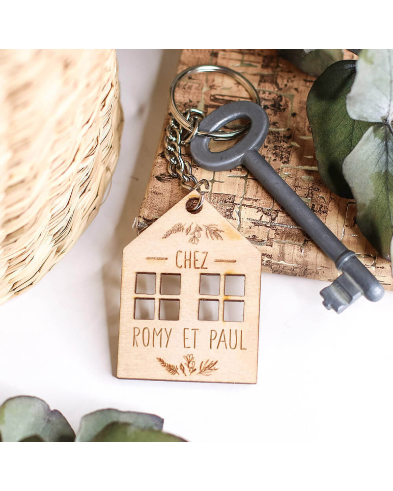 Porte-clés maison en bois personnalisé avec prénom - Ourson Câlin