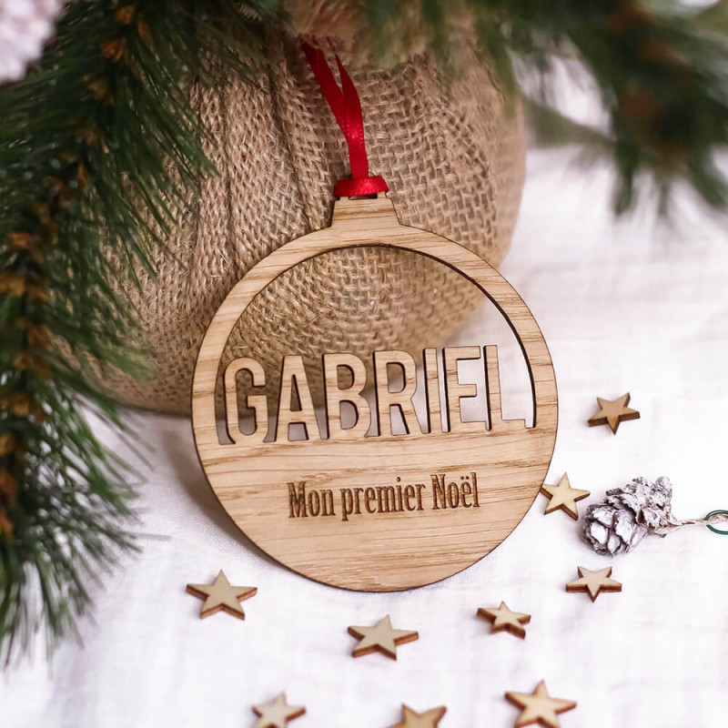 Boule de Noël en bois avec prénom et texte